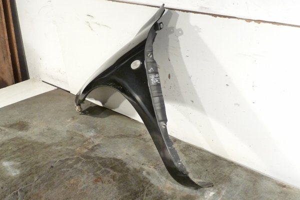 Błotnik przód lewy Mazda 6 GY 2006 Kombi (Kod lakieru: 16W)