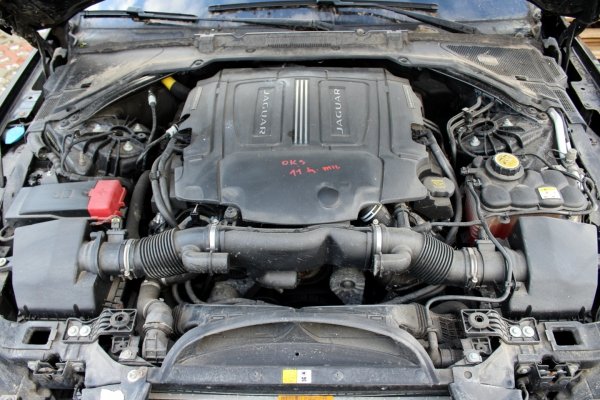_Belka zderzaka przód Jaguar XF X260 2016 Sedan
