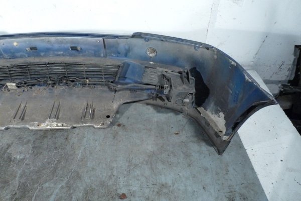 Zderzak przód Opel Vectra C 2004 Kombi (kod lakieru: 4CU)