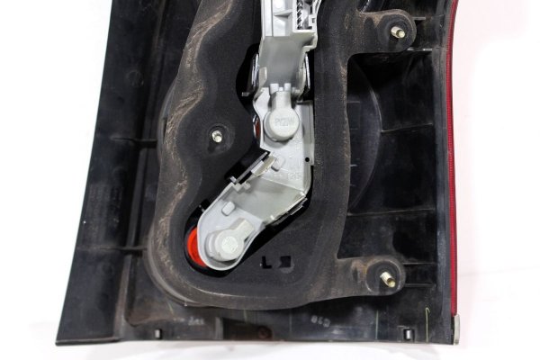 Lampa tył lewa Toyota Avensis T25 Lift 2006-2008 Kombi