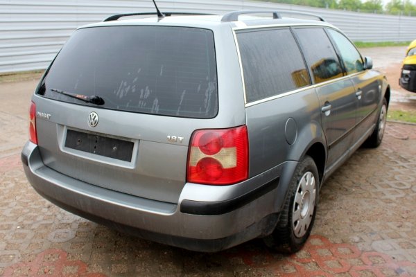 Klapa bagażnika VW Passat B5 Lift Kombi (kod lakieru: LD7W)