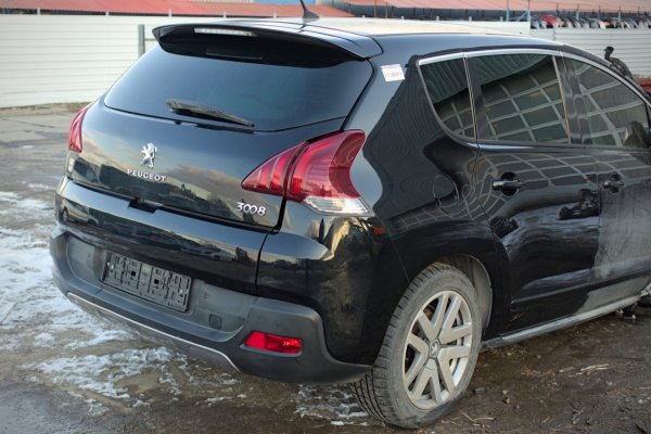 Klapa bagażnika tył Peugeot 3008 I Lift 2013 HYbrid4 Crossover 5-drzwi (górna część)