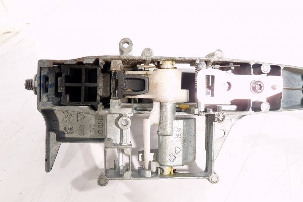 Klamka drzwi przód prawa Citroen C5 II 2014 (Kod lakieru: EZR - PAINT ALUMINIUM GREY)