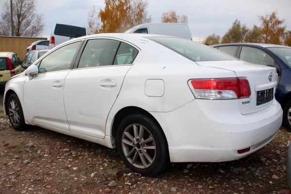 Błotnik przód prawy Toyota Avensis T27 2009 Sedan (kod lakieru: 040)