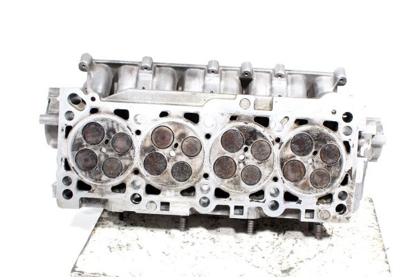 _Głowica lewa/prawa Audi A8 D2 1994-2002 3.3TDI AKF