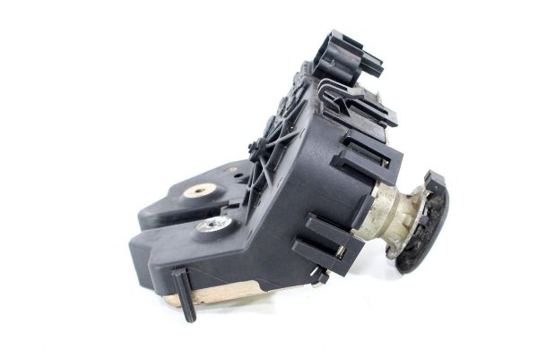 _Zamek bagażnika klapy Ford Focus MK1 1998-2004 3D 5D Sedan