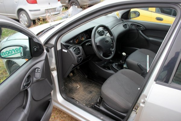 Ford Focus MK1 2004 1.6i Hatchback 5-drzwi [B/C]