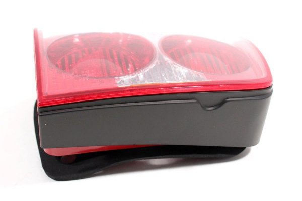 _Lampa tył lewa VW Passat B5 2001-2005 Kombi