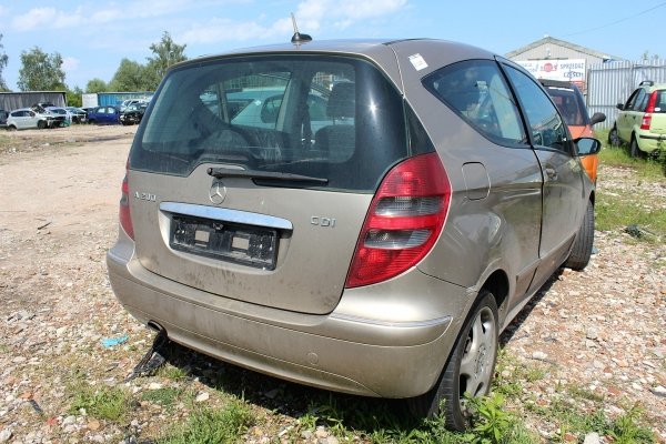 Półoś przód lewa Mercedes A-Klasa W169 2005 2.0CDI 640941 Hatchback 3-drzwi