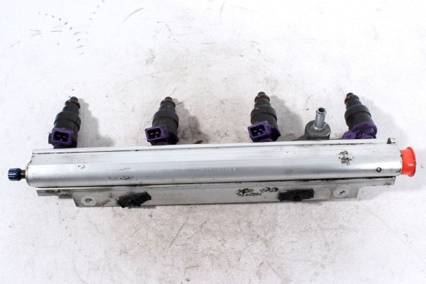 Listwa wtryskowa Volvo V40 S40 1995-2000 1.8 16V