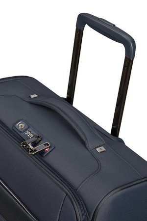 Bagaż posiada zamek szyfrowy TSA, wysuwany stelaż do prowadzenia bagażu