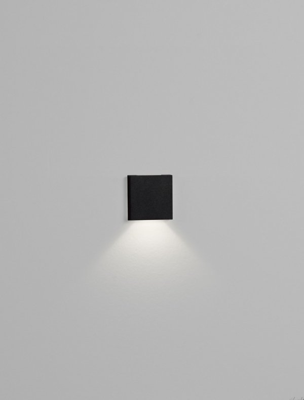 Oprawa wpuszczana kinkiet LED czarna kwadratowa minimalistyczna nowoczesna IP67 TENAVIA LE75342 Luces Exclusivas