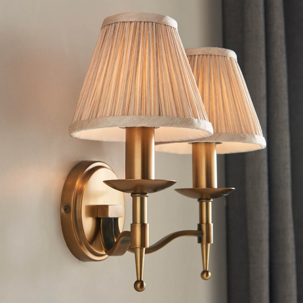 MOSIEŻNY KINKIET ŚWIECZNIKOWY Z ABAŻURAMI W KOLORZE BEŻOWYM STANFORD NICKEL 63654 ENDON INTERIORS 1900 STYLOWY KINKIET PAŁACOWY GLAMOUR 