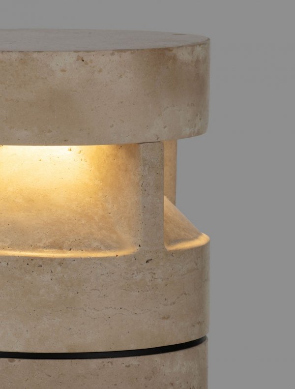 Minimalistyczny słupek ogrodowy klasyczny LED beżowa niska tuba trawertyn IP65 REVARIO LE75112 Luces Exclusivas