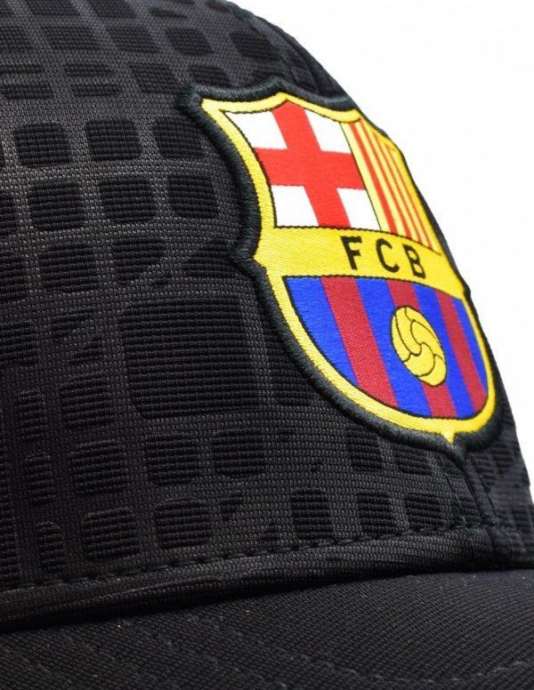 FC Barcelona czapka z daszkiem bejsbolówka Cap Cross Black FCB 5001GEXNN