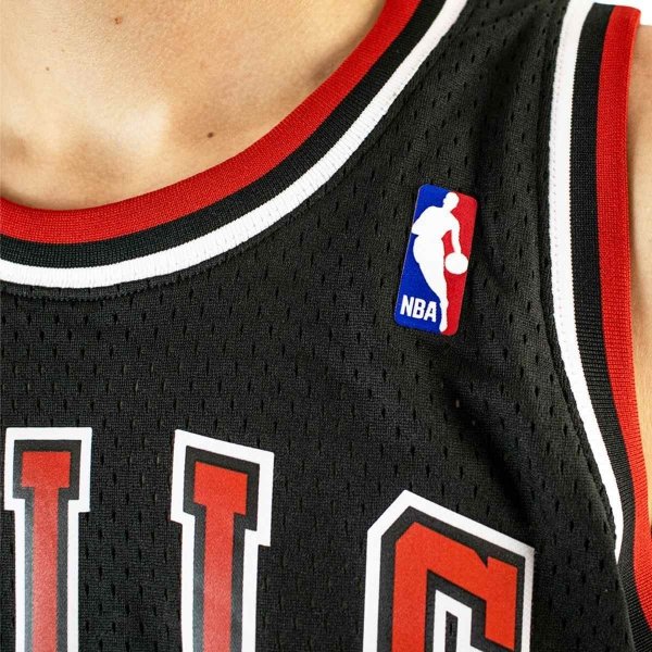Mitchell &amp; Ness koszulka męska Chicago Bulls NBA Swingman Alternate Jersey Bulls 97 Scottie Pippen SMJYGS18151-CBUBLCK97SPI