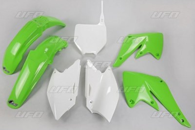 UFO KOMPLET PLASTIKÓW KAWASAKI KXF 250 04-05 KOLOR OEM (ZIELONY/BIAŁY) (KA203E999)