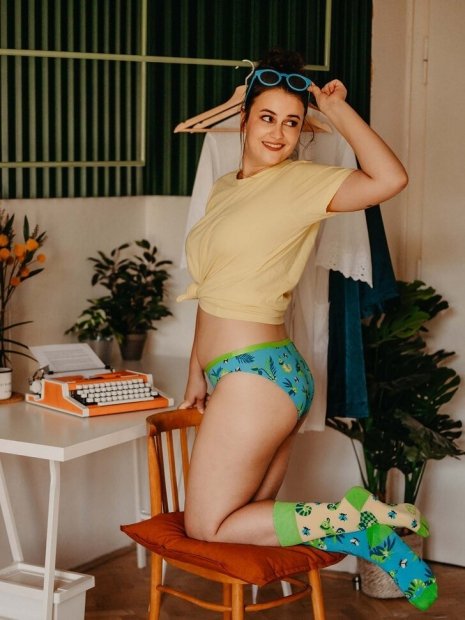 Chameleon and Flies - Socks Good Mood