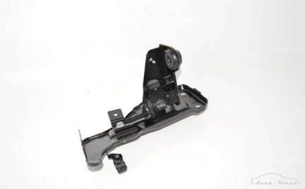 Maserati Levante M161 3.0 V6 petrol Right passenger bracket
