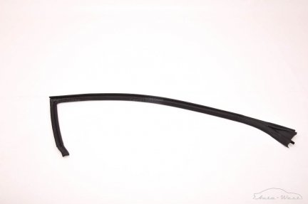 Maserati Granturismo M145 Right door upper seal gasket
