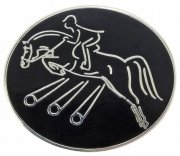 Znaczek ozdobny koń i jeździec w skoku 