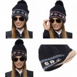 Czapka z pomponem NORDIC - SPOOKS