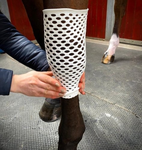 Opaska uciskowa na nogę Over Sleeve Vented 12,5 cm - OVER HORSE