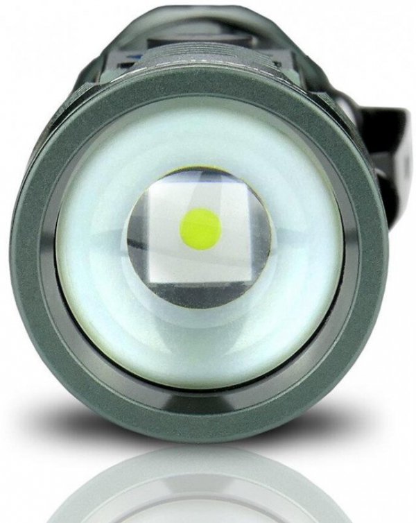 Latarka ręczna LED everActive FL-700R Spotter 700 lumenów IPX4