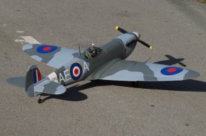 Samolot Spitfire 1.54m .55 EP-GP - VQ-Models ARF 1540mm rozpiętości