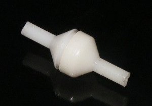 Plastikowy filtr paliwa