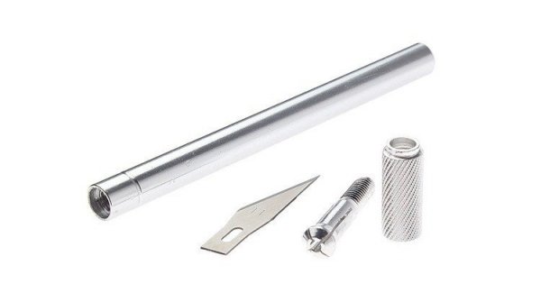 Precyzyjny nożyk, skalpel modelarski z metalową rękojeścią i wytrzymałym imakiem 50001