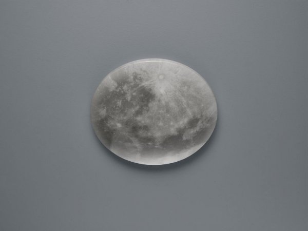 PLAFON LAMPA SUFITOWA IMITUJĄCA WYGLĄDAJĄCA JAK KSIĘŻYC DEKORACYJNY LUNAR 627514000 TRIO Z PILOTEM ZDALNEGO STEROWANIA 