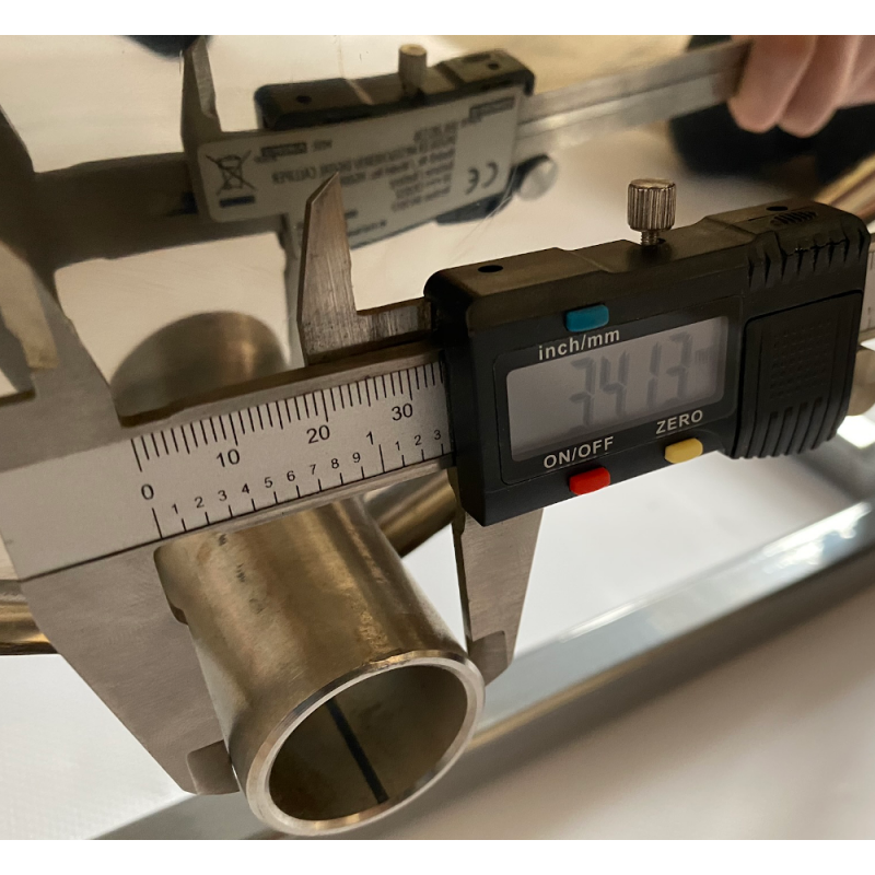 Steam melter based on an uncapping table for 27/38 dadant frames
