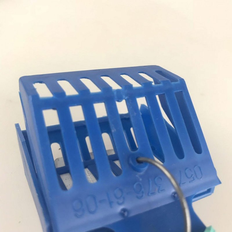 Plastic queen bee catcher