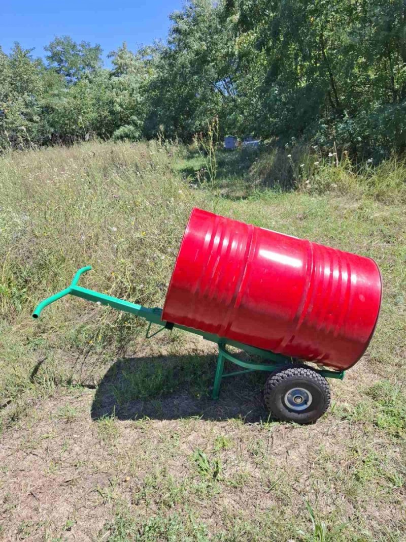 Wózek do transportu beczek