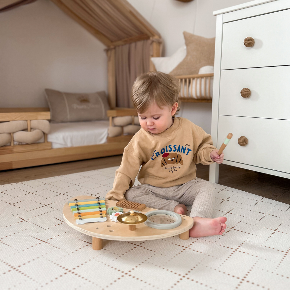 Drewniane centrum muzyczne dla dzieci - stolik edukacyjny