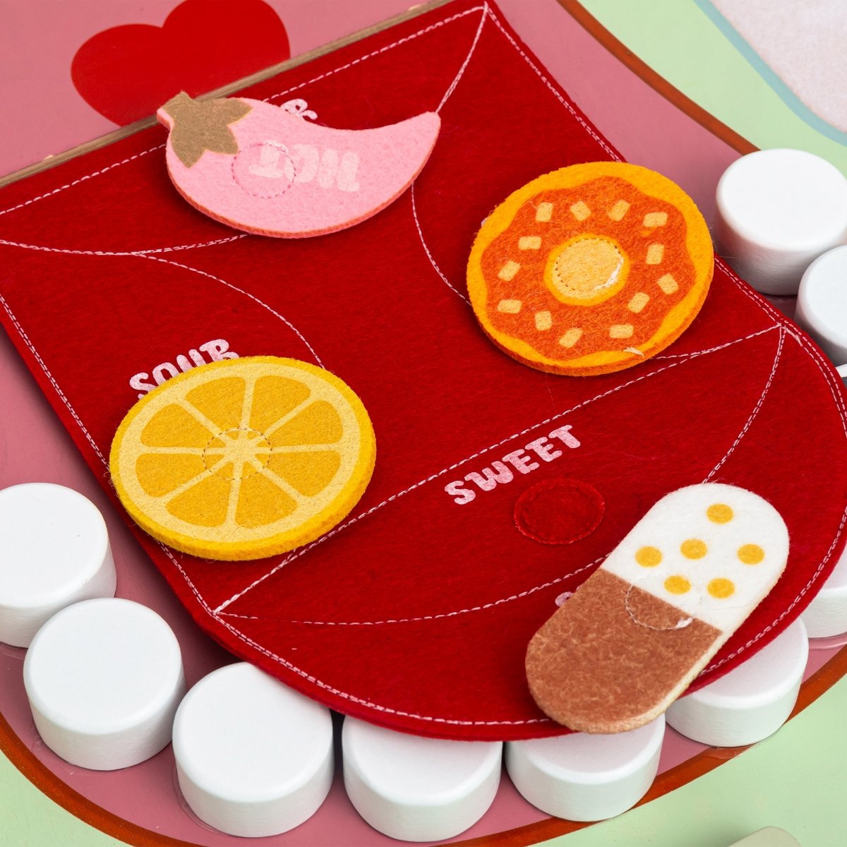 Drewniana tablica edukacyjna Montessori Mały Dentysta - szczoteczka, pasta, wyjmowane zęby, lusterko, jedzenie, nauka smaków