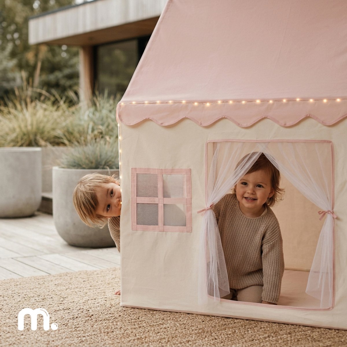 Domek składany XXL - namiot dla dzieci do zabawy, zamek z oknami, do pokoju i ogrodu, z lampkami LED - różowy