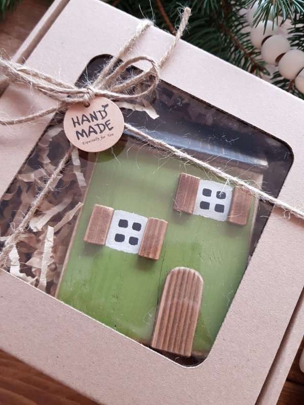 BOX Drewniany domek zielony