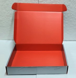 Pudełko srebrno-czerwone 305x215x53 mm