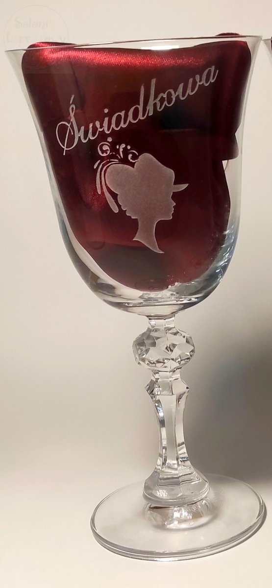 Kieliszki do wina z grawerem prezent na Ślub