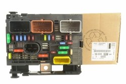 SKRZYNKA BSM R04 9807028780 BERLINGO PARTNER JUMPY EXPERT SCUDO III 2007-