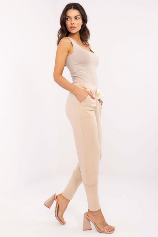 Spodnie Dresowe Model DHJ-SP-9283.83P Beige - Italy Moda