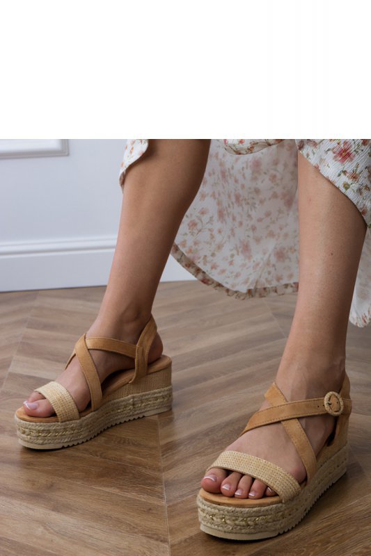 Sandały Model Sywiera 8-1989 Beige - PRIMO