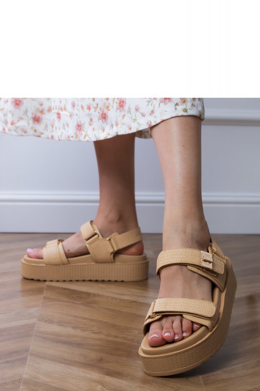 Sandały Model Areka YQ77-19 Beige - PRIMO