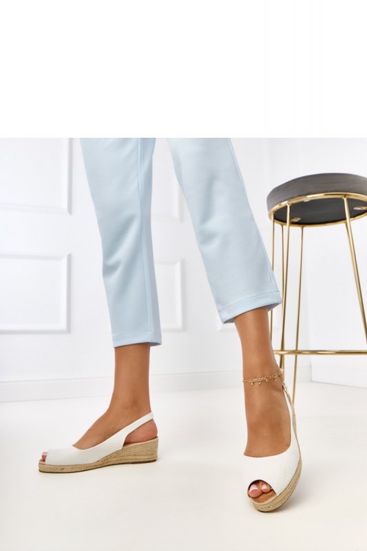 Sandały Model Nevarez E5579 White - PRIMO