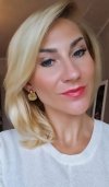 gold earrings made of stainless steel