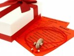 GOLDENES ARMBAND MIT EDELSTAHL