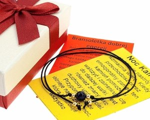 GOLDENES ARMBAND MIT EDELSTAHL