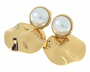 gold earrings made of stainless steel